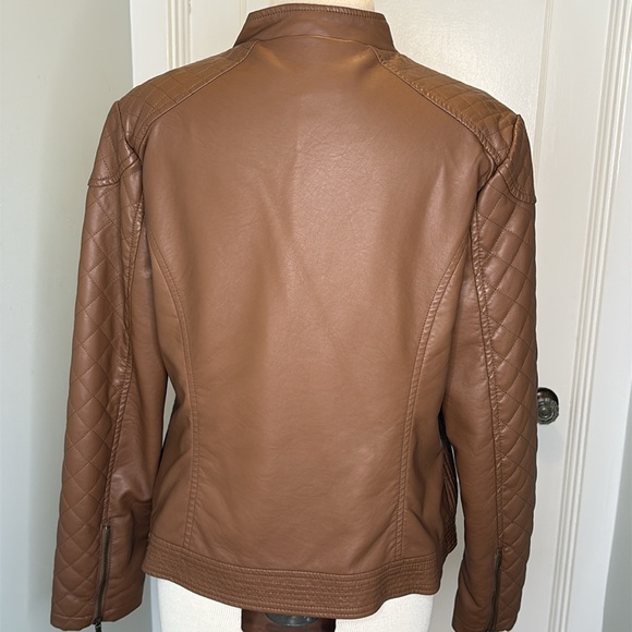 Roz and Ali Snap Collar Jacket Soft Faux Leather Quilted Lined Details Biker XL - Picture 3 of 10